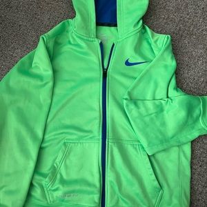 Nike Boys XL Therma-Fit hoodie